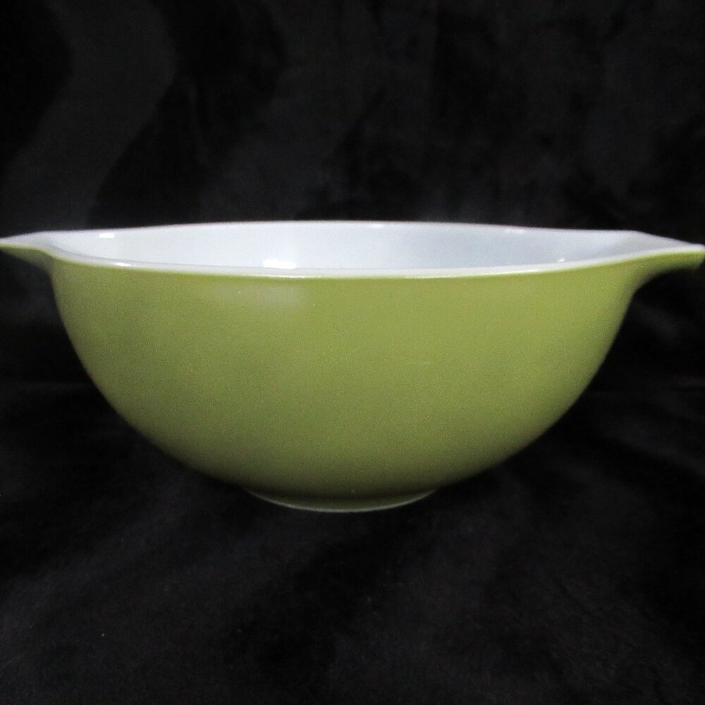 Vintage Pyrex Avocado Mixing Bowl #443 2 1/2 qt Green Cinderella